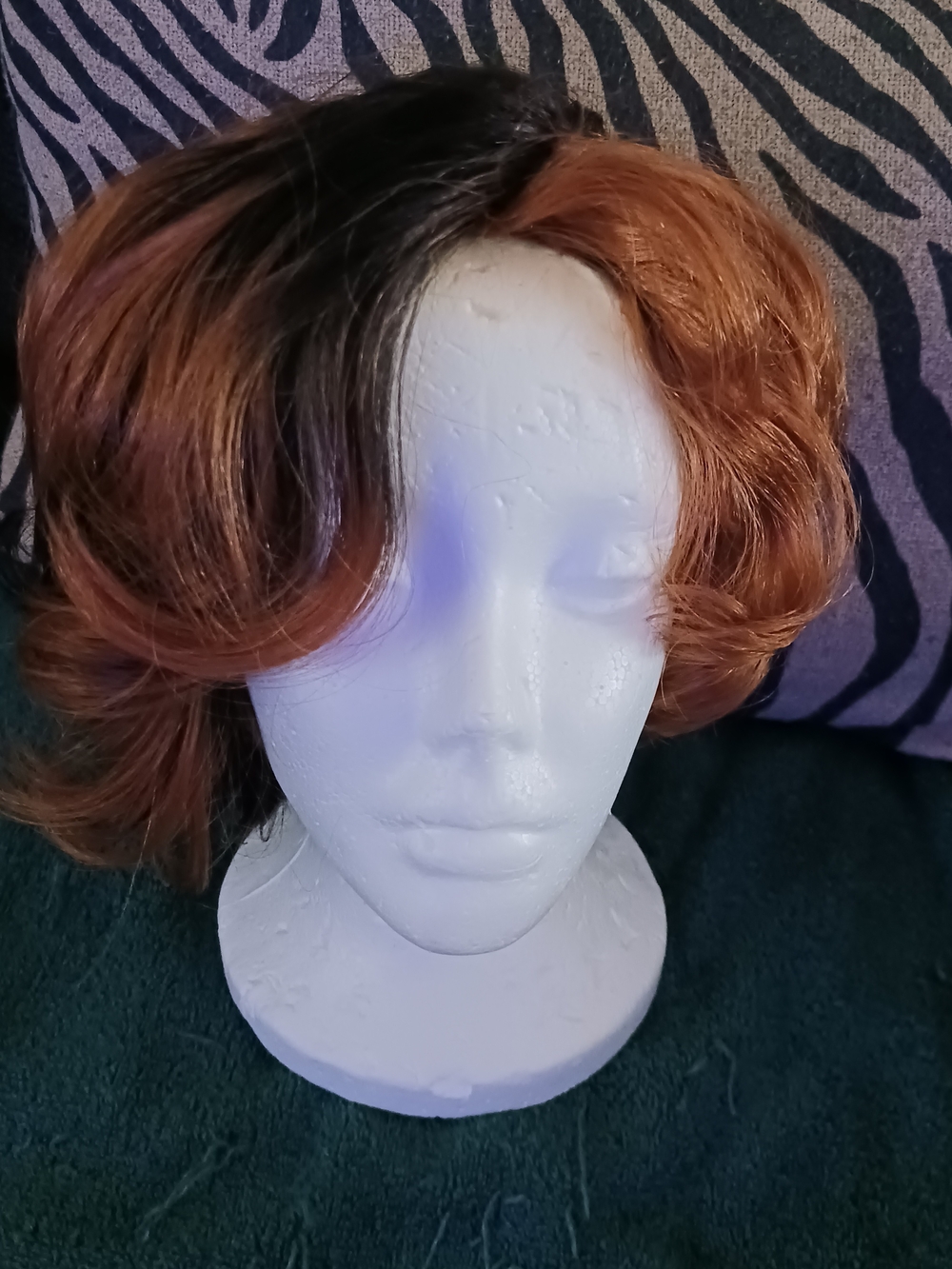 NWOT Stylish Women's Two-Tone Brown & Black Short Wig